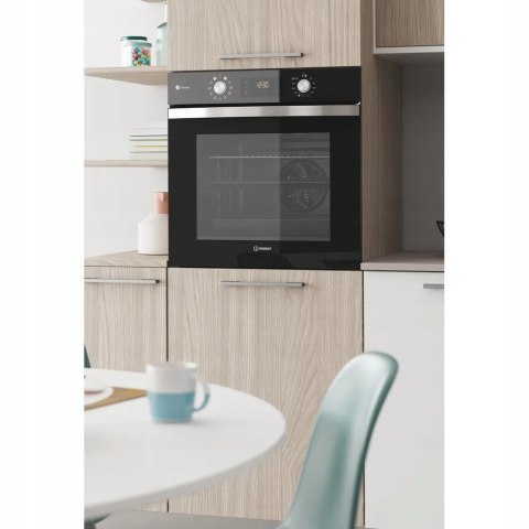 PIEKARNIK INDESIT IFWS 4841 JH BL 71 L Steam, Hydroliza, Grill